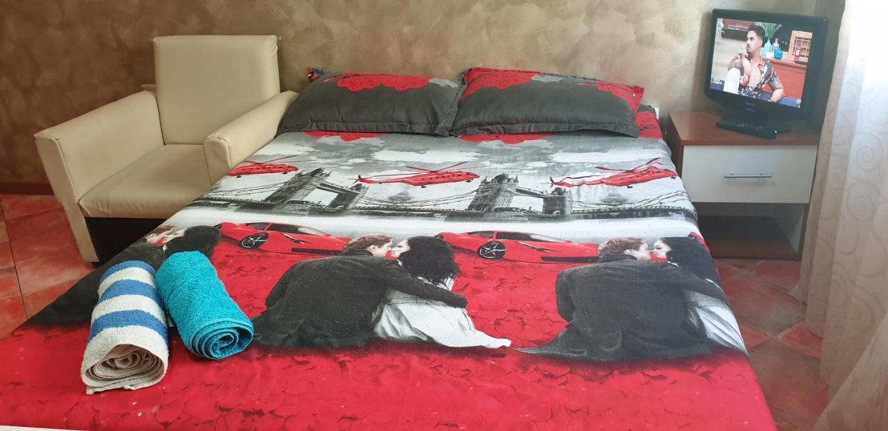 Dormi Oradea Apartment Bilik gambar